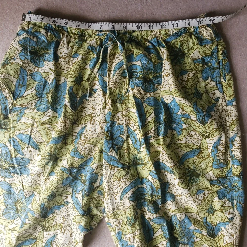 CM Shapes Gauzy Capri Pant Sz 1X Lily Print Vacation Beach Boho Hippie Artsy - Picture 5 of 8